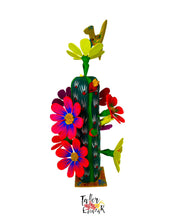 Load image into Gallery viewer, cactus con flores
